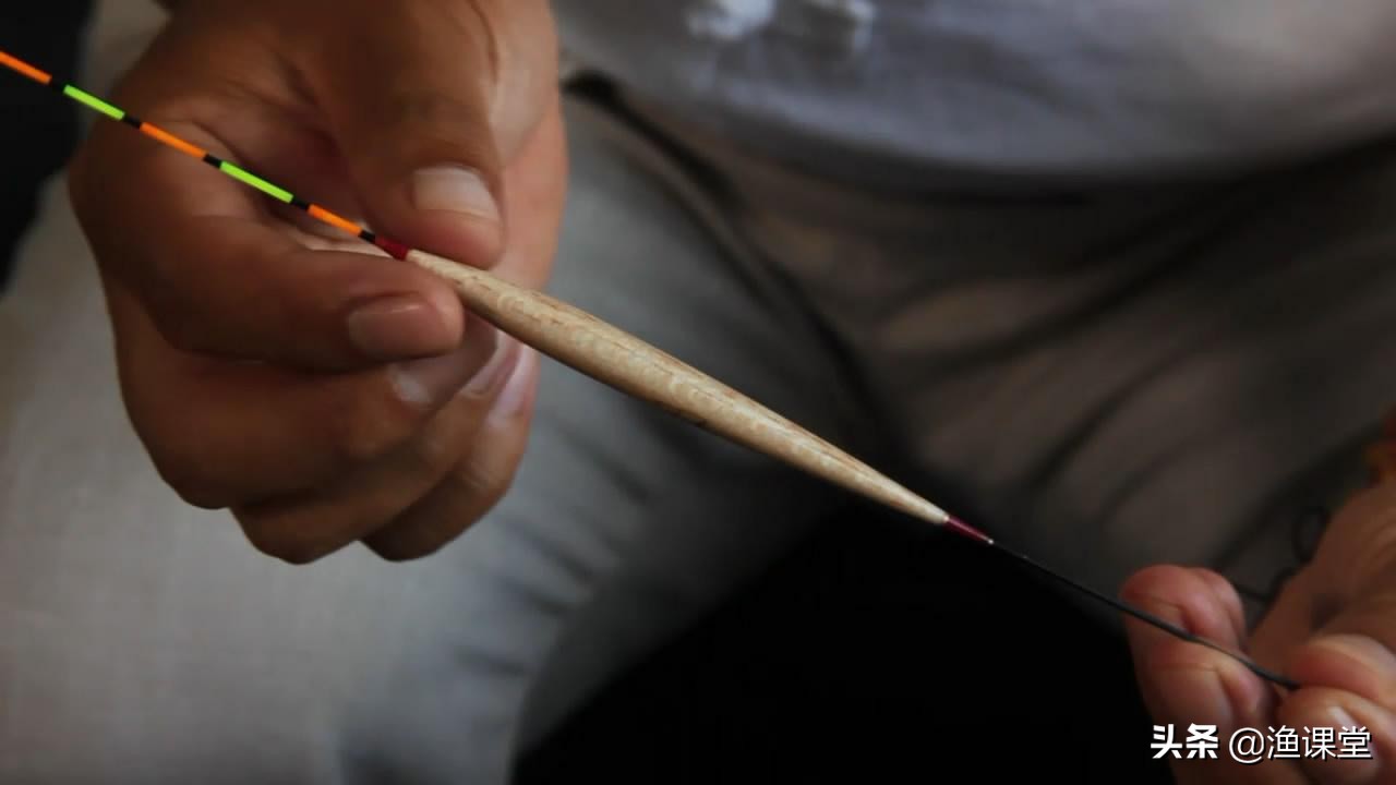 冬天钓什么大鱼好看,冬天野钓可以用枣核型的浮漂吗