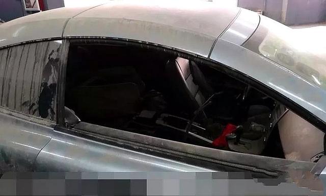 搬家时候发现一辆沃尔沃C70“僵尸车”,车主:就怕你不敢买