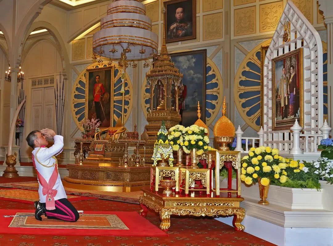 泰国国王玛哈,玛哈国王的奢靡生活