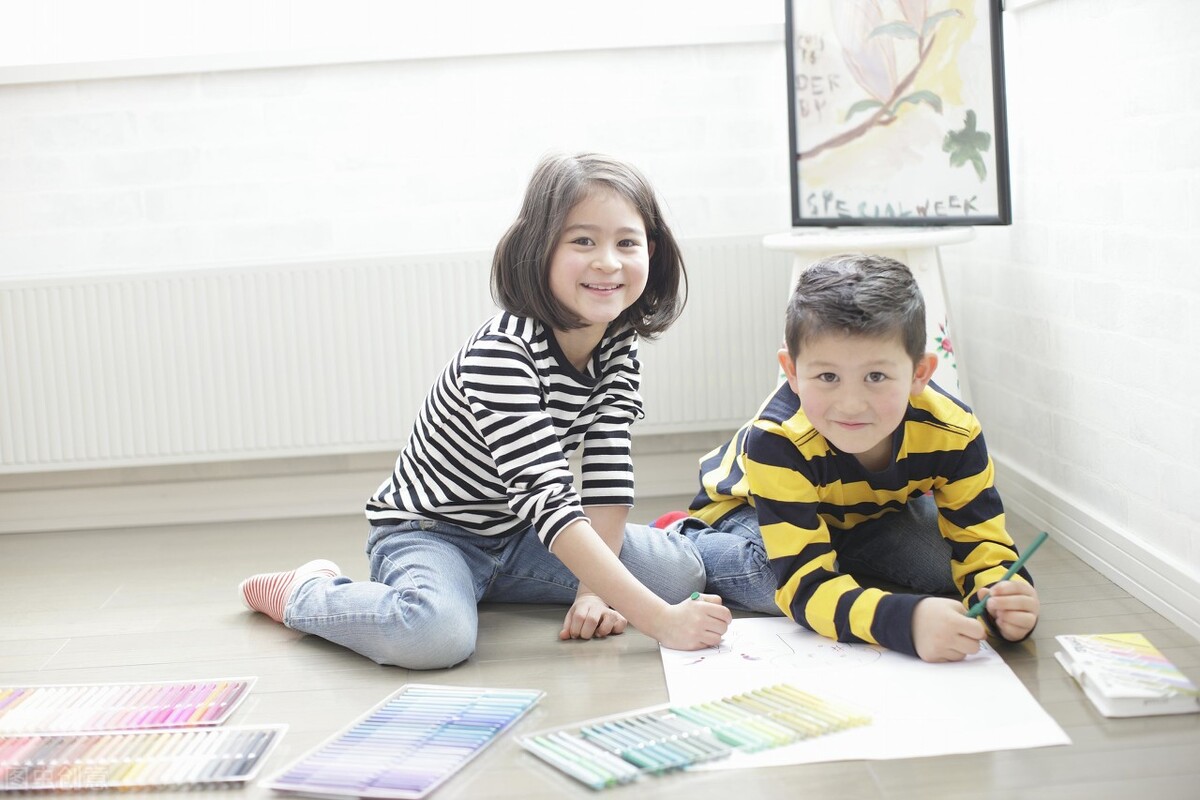 我们不跟你玩幼儿园教育案例,当孩子被别的小朋友孤立了怎么办