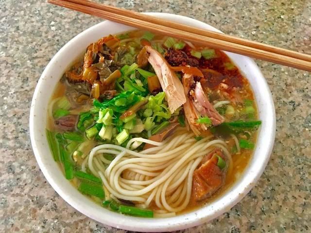 云南泸西人爱吃海鲜吗,泸西人是不是都爱吃葱