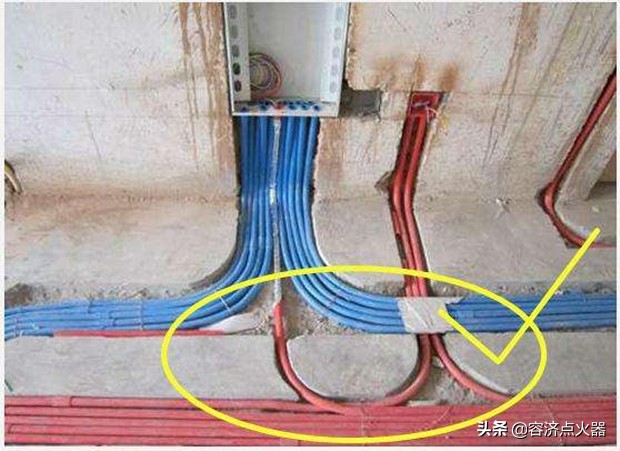 电线弯了,电线可以弯90度吗