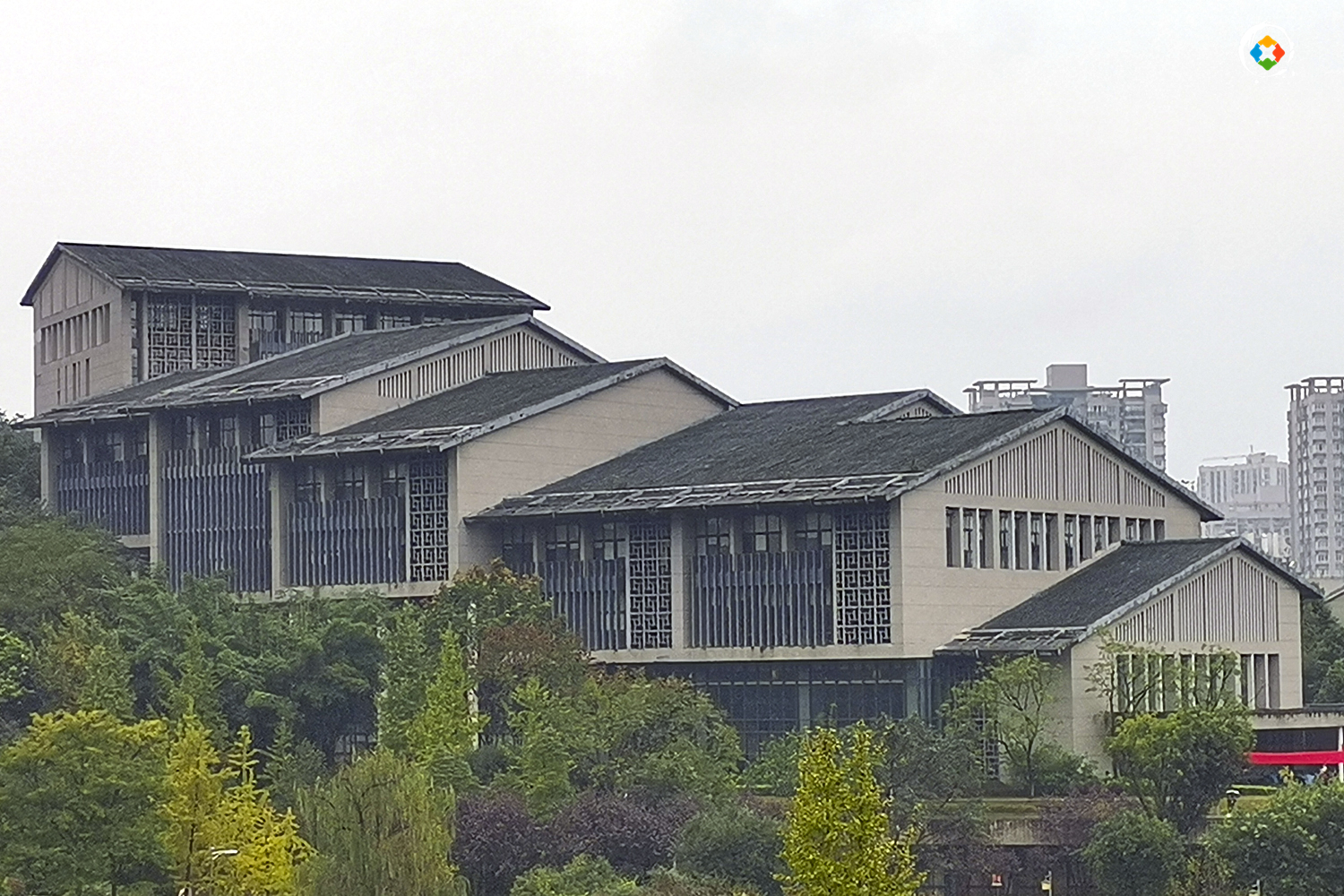 重庆大学城哪个大学风景好,重庆大学哪个区最好玩