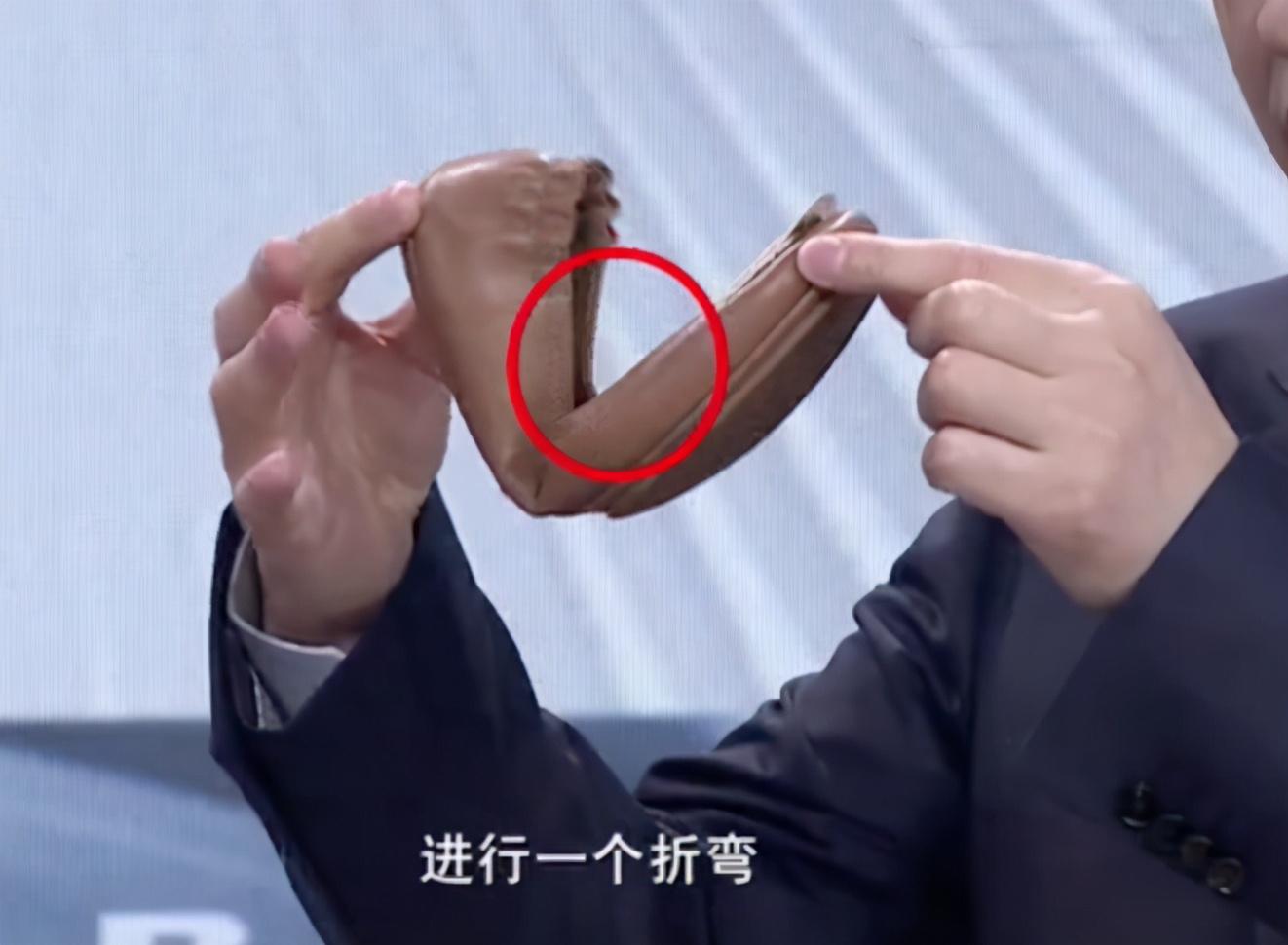 怎样选一款适合自己脚型的鞋,适合大脚骨穿的鞋测评