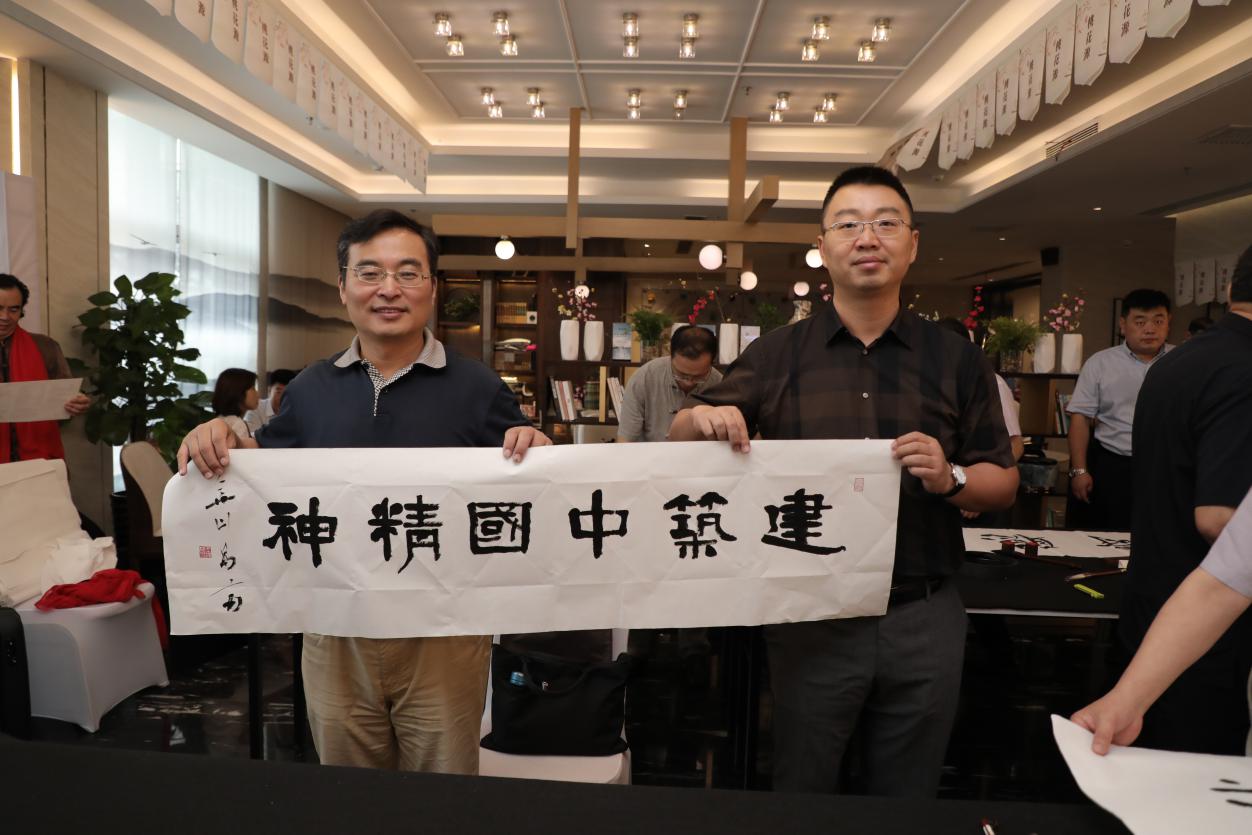 挥墨染桃源，丹青润风骨