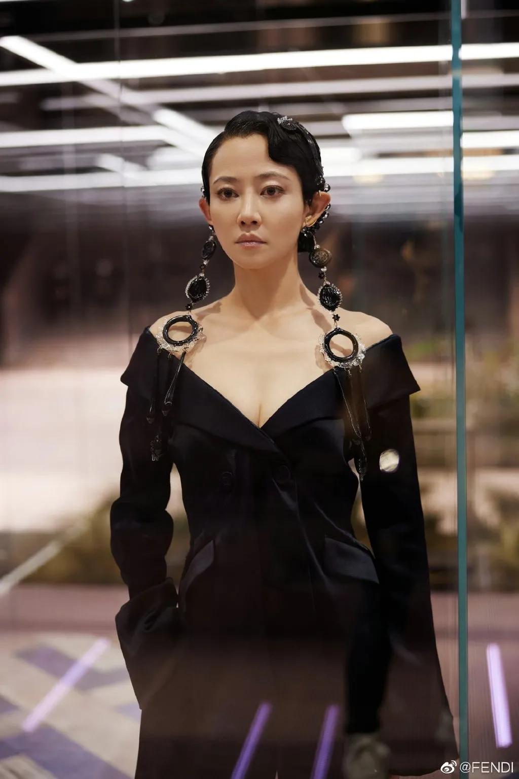 全民追捧的“美丽废物”，今天我必须骂