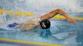 自由泳蹬墙出发怎么提速,50米自由泳提速的秘诀