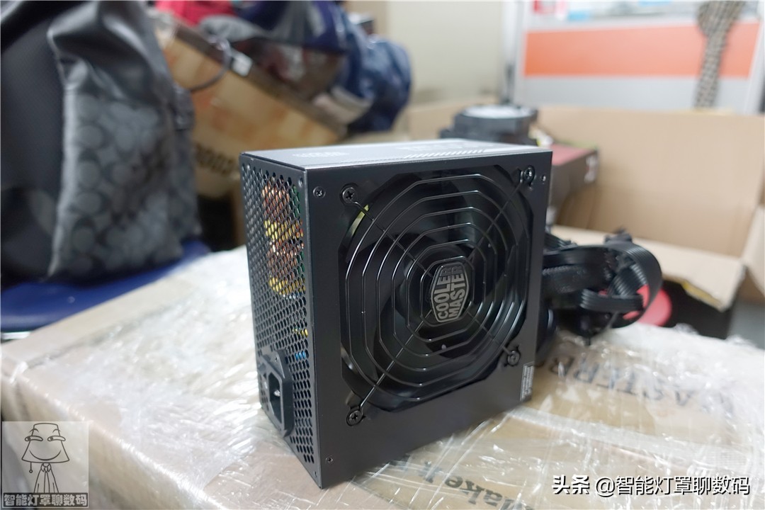 灯罩装机日记001：妹子的万元设计游戏机，感觉主板选错了