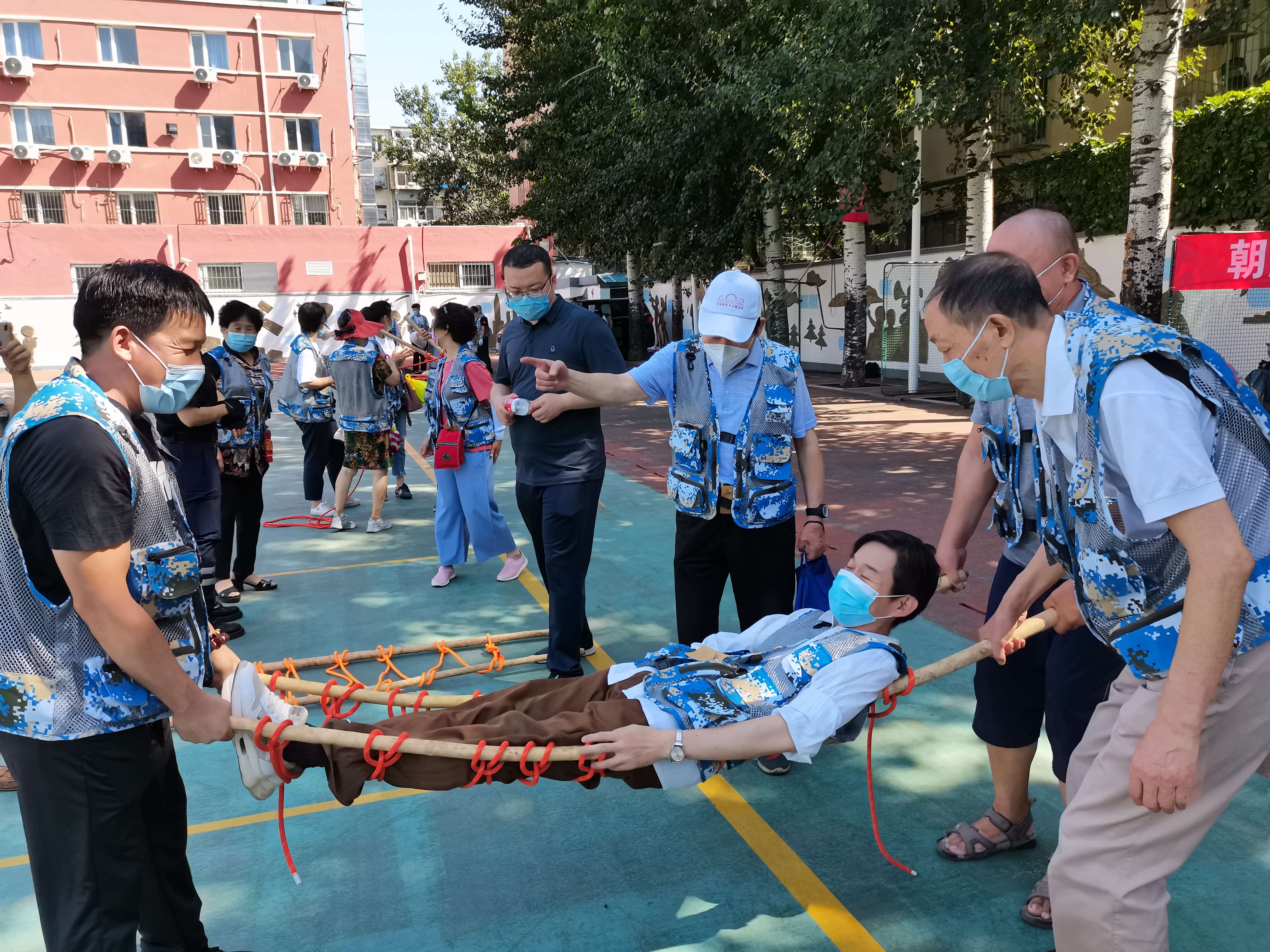 蓝夫执行北京朝阳区人防办与团结湖街道人防志愿者授旗活动