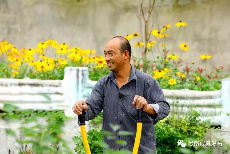 我叫成县，这是我2019年的自拍照~