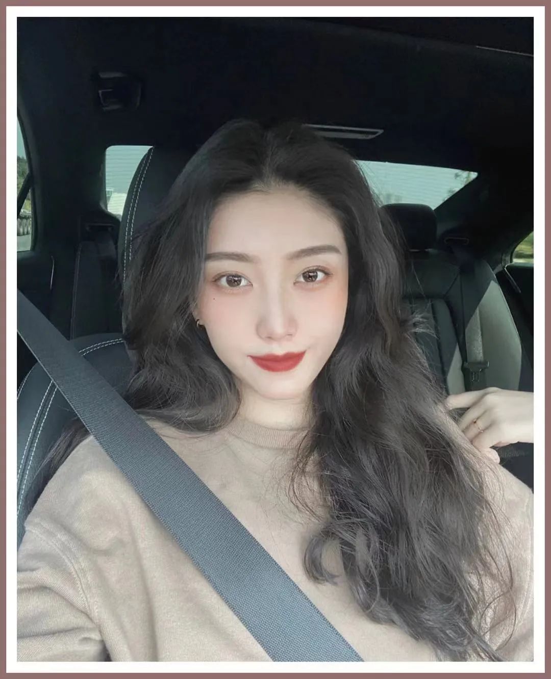 是时候换发型了,适合秋冬的减龄免打理发型