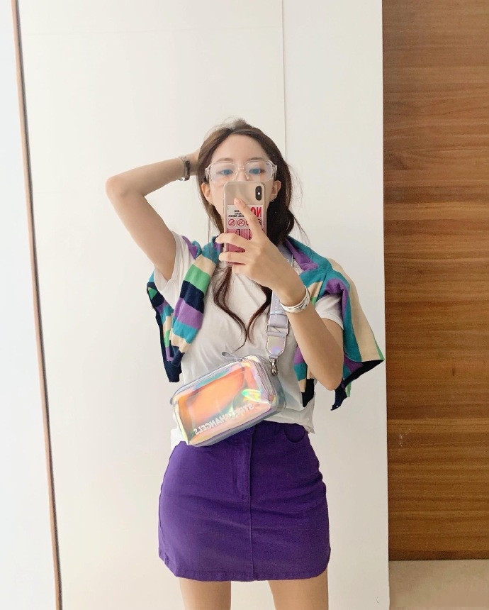 朴孝敏极简穿搭质感十足,朴孝敏最新穿搭