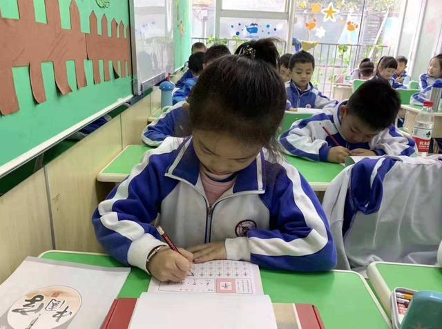 当年高考交白卷的她如今过得如何,14年前那个高考故意交白卷的男孩