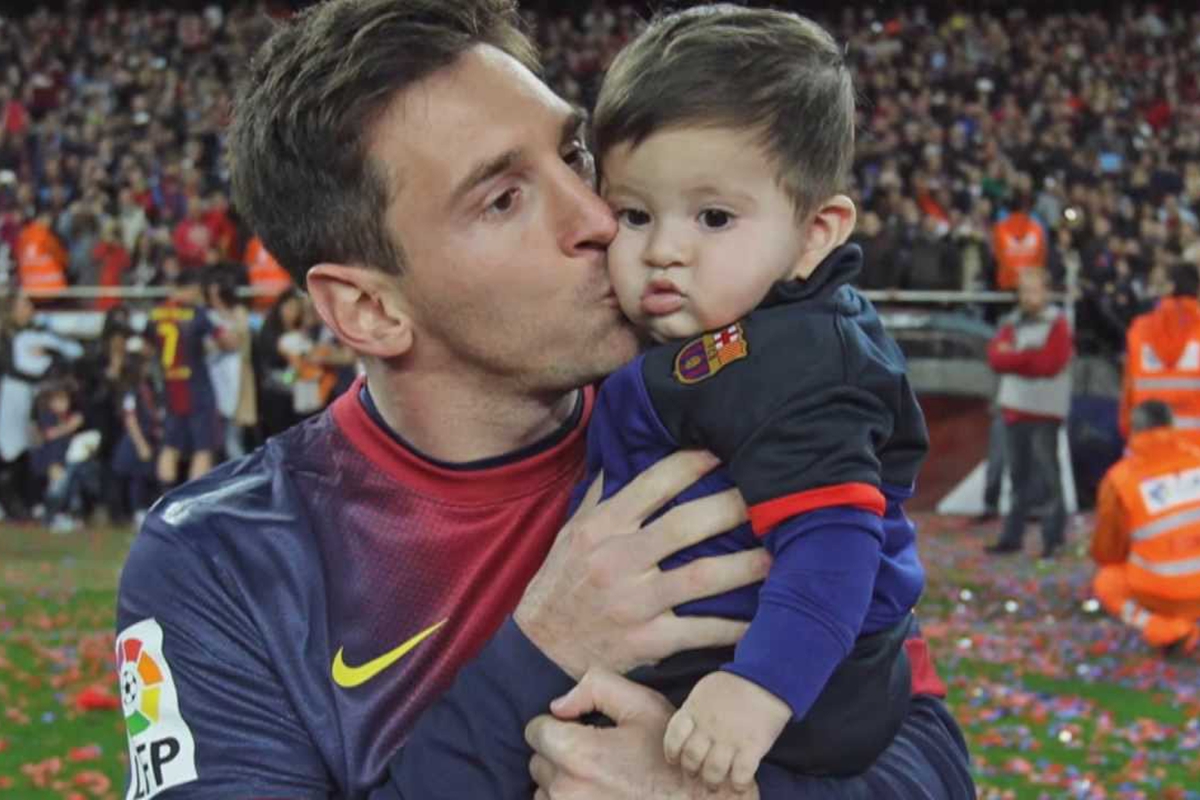 梅西暖心感人时刻,梅西和他的三儿子暖心互动