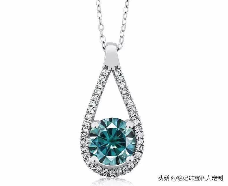 莫桑石吊坠视频,莫桑石吊坠香槟色