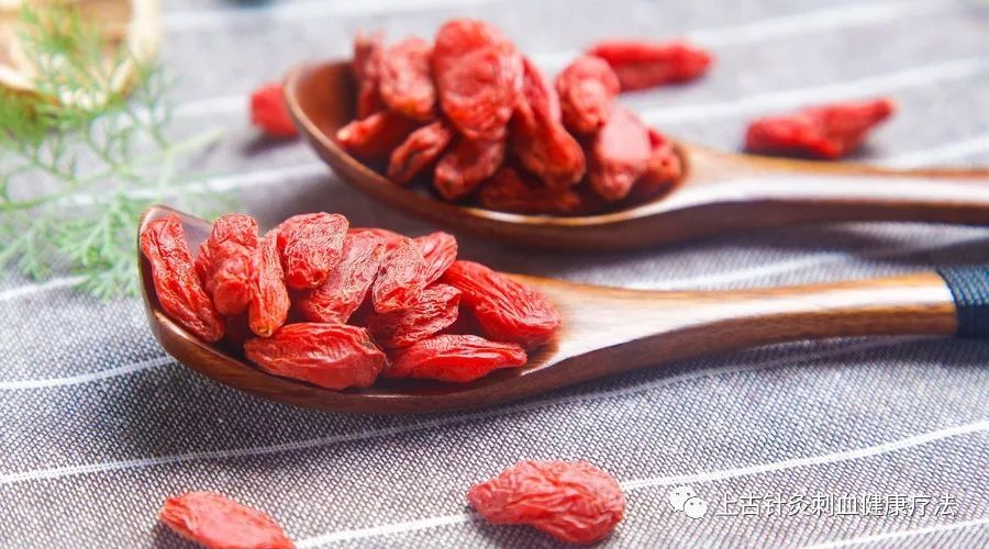 阳虚脸长痘,阳虚为什么容易长痘痘