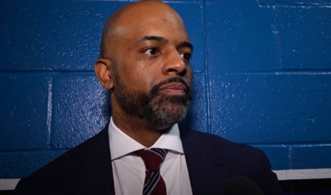 最近哪个球队更换了主教练,主教练换球星