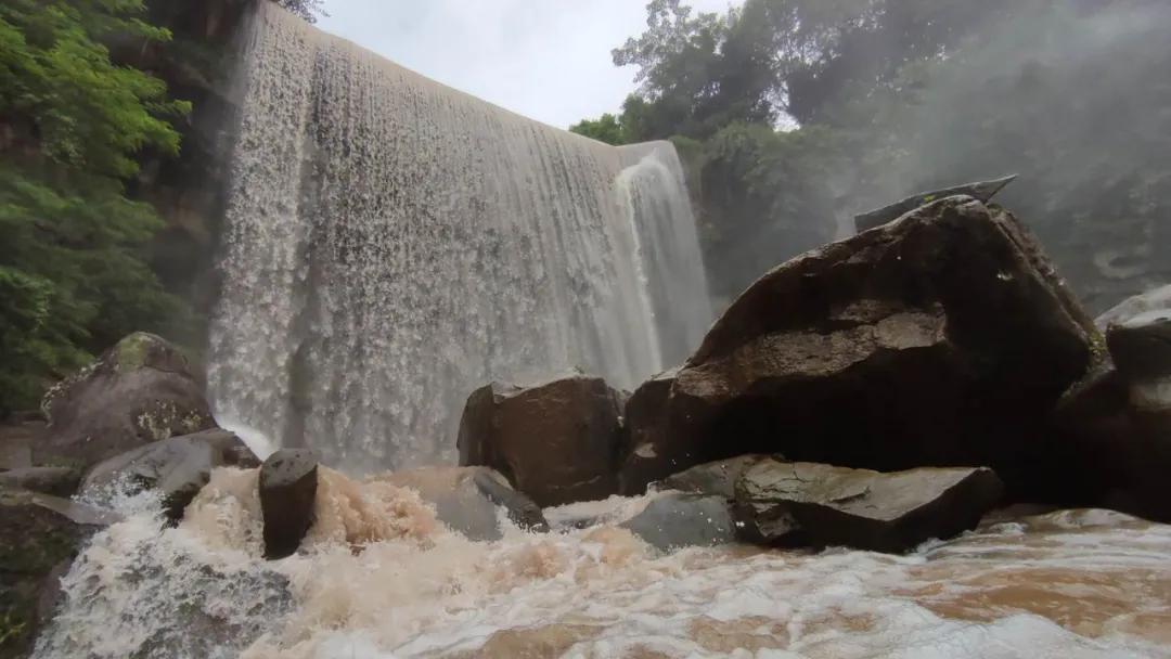 济南惊现黄果树瀑布般美景,惊现黄果树瀑布