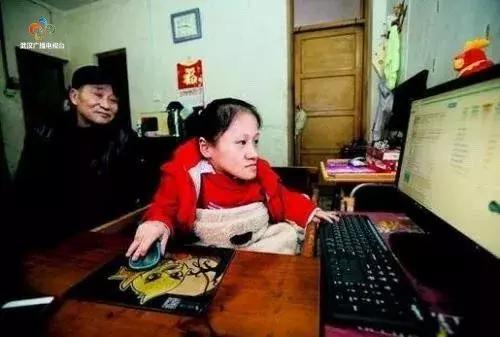 三轮车夫收养女孩,三轮车夫收养玻璃女孩30年