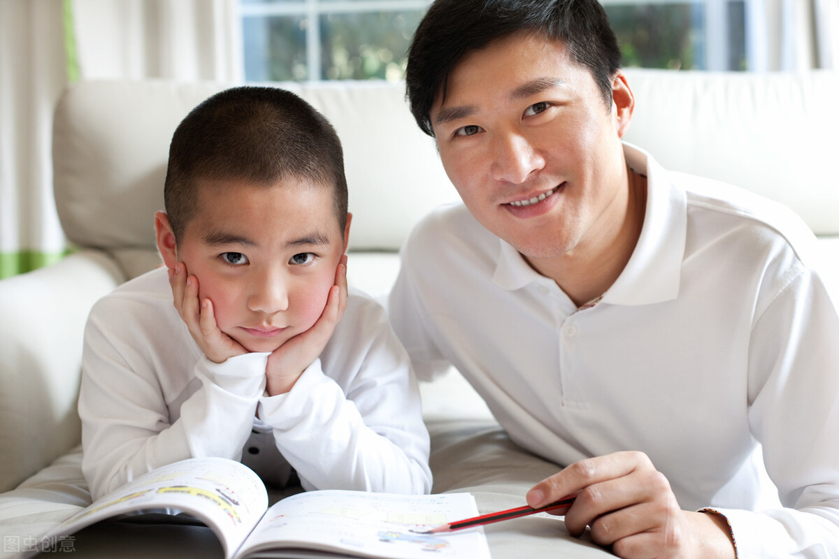 小孩一上学就说头痛怎么正确引导,孩子喊妈妈头疼