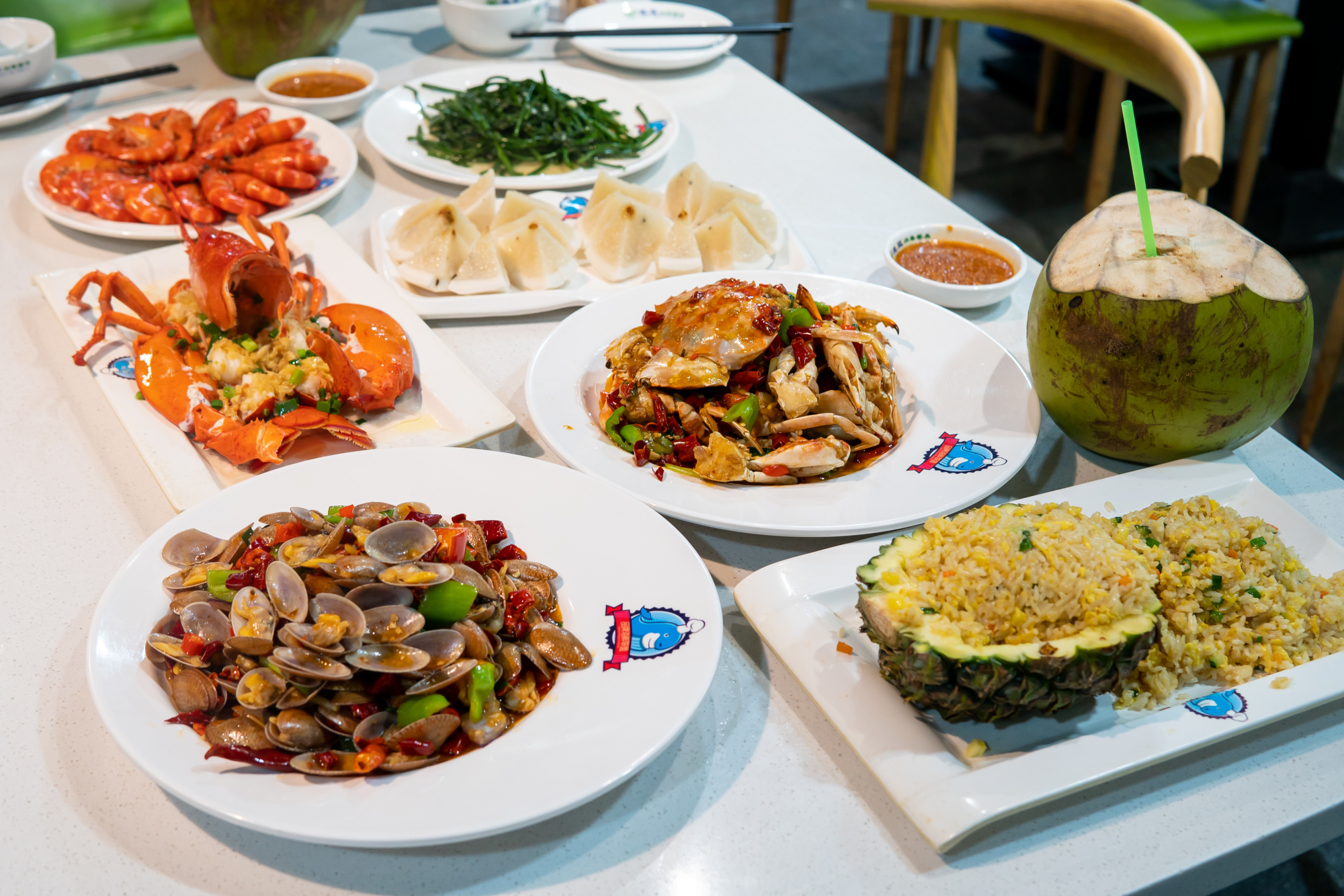 三亚奥特莱斯海鲜,三亚奥特莱斯里面有什么东西