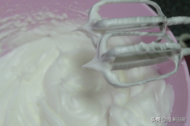 超级简单的奶油蛋糕做法无烤箱,戚风奶油蛋糕的制作全过程