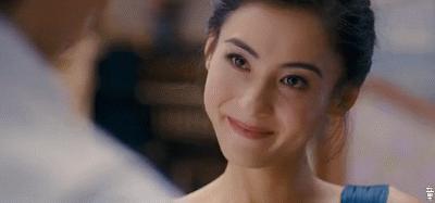 一首《十七岁》之于香港娱乐圈，就是半部《春秋》