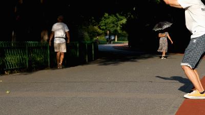 才百元白菜价！阿迪达斯同款科技刀锋鞋，鞋底藏了28片“弹簧”