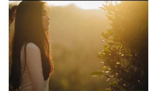 小女孩心理自卑症有哪些表现,女人的自卑心理有哪些表现