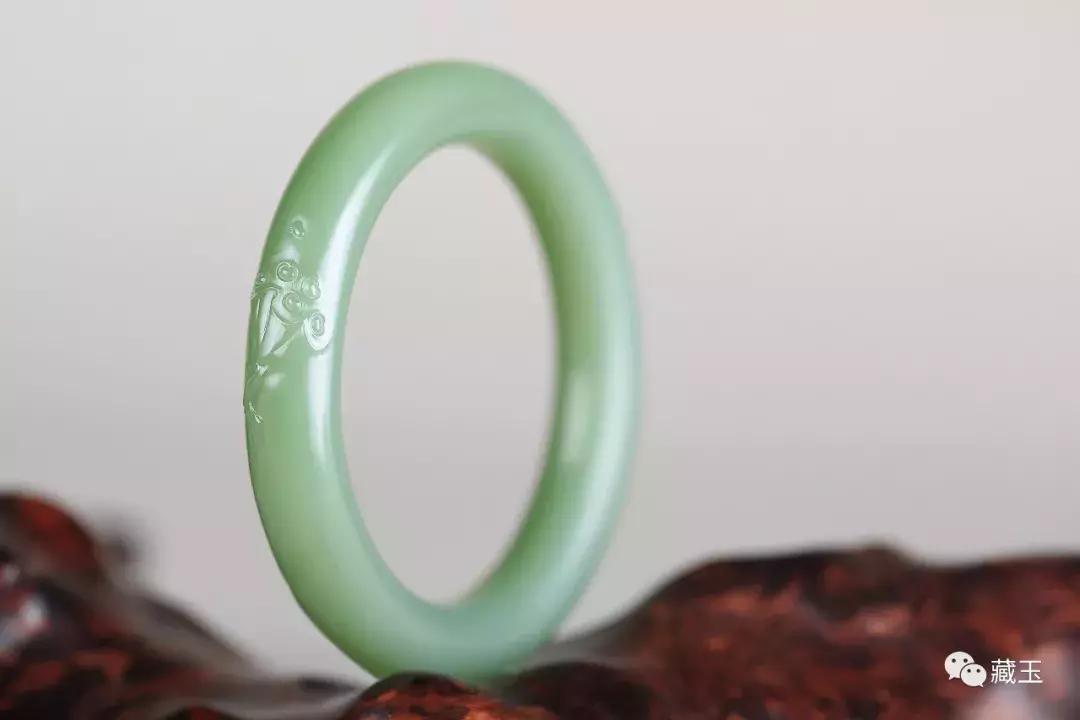 五个诀窍告诉你翡翠手镯怎么挑,玉手镯选购口诀