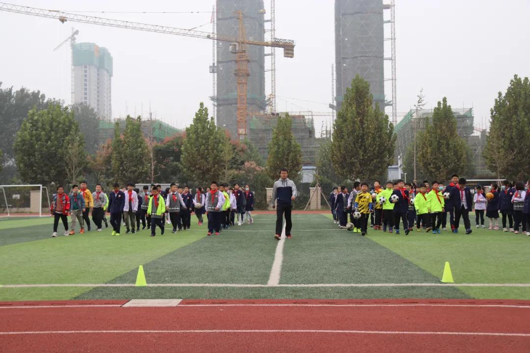 学校周末足球联赛开幕仪式,实小足球联赛校长杯