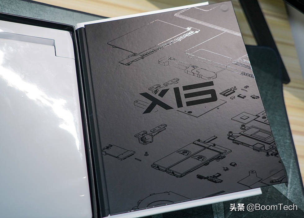 将4只风扇塞入厚度仅有16mm的纤薄游戏本内聊聊Alienwarex15R1