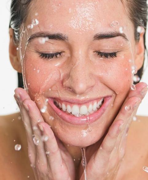 黑头拯救方法无成本,有黑头了该怎么有效去黑头