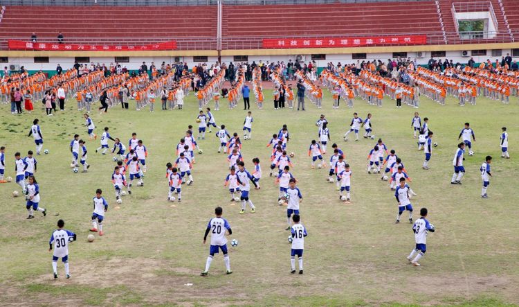 名校就是不一样,许昌市建设路小学2019年春季运动会开幕式美爆了