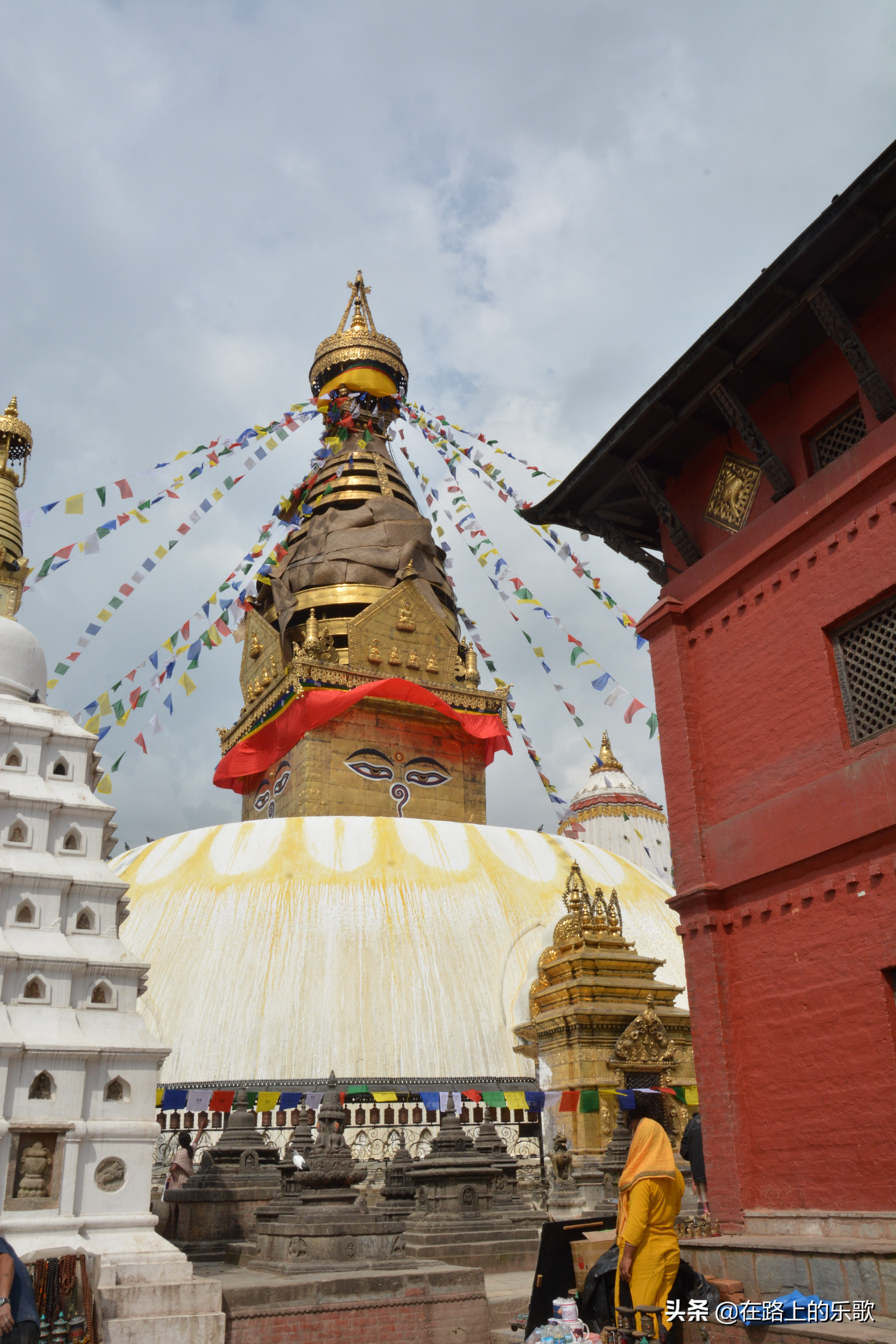 拉萨到尼泊尔从什么地方出境 (拉萨到尼泊尔开放入境了吗)