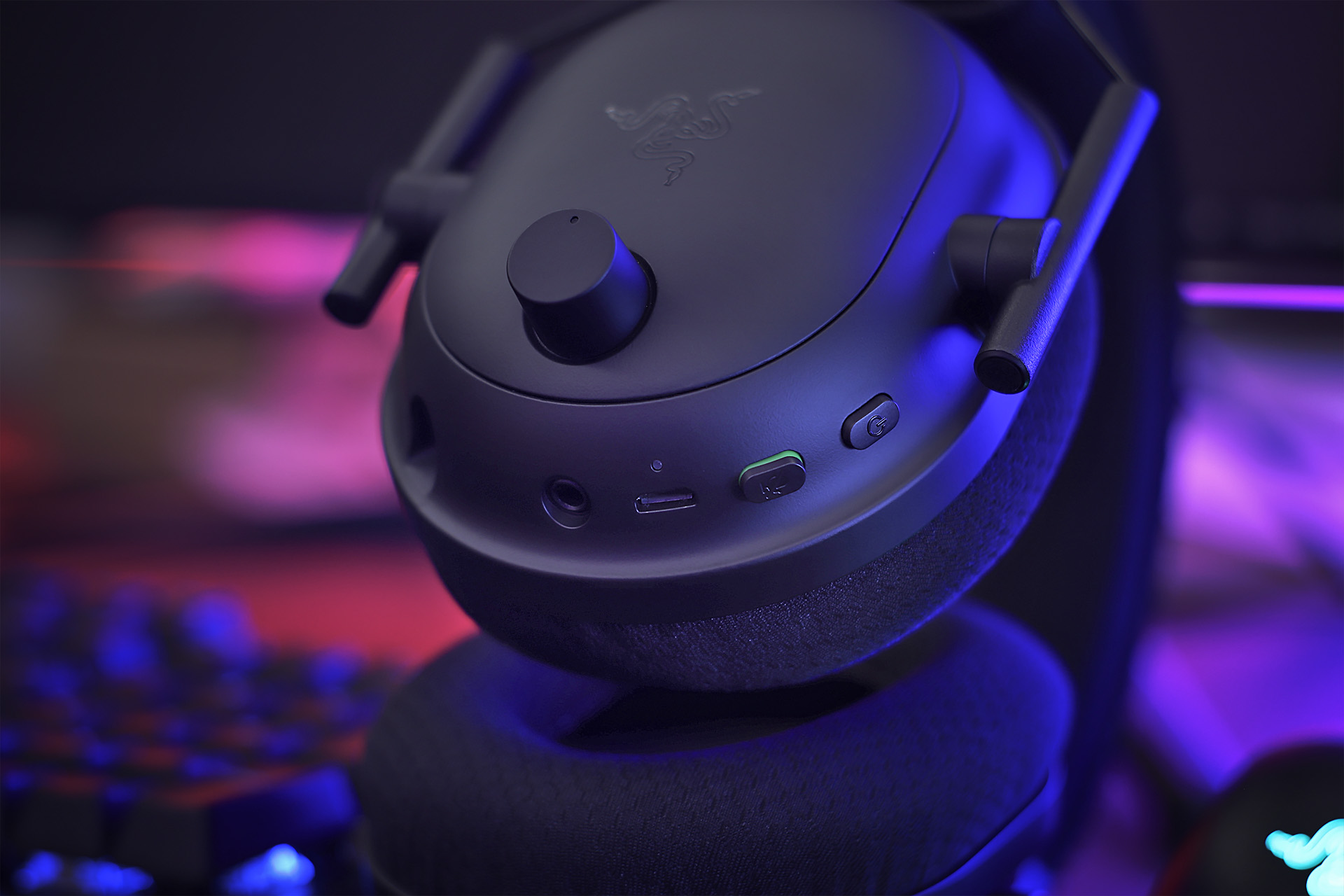 雷蛇无线入耳式游戏耳机电脑体验,雷蛇电竞耳机推荐头戴式蓝牙耳机