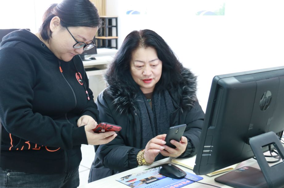 老同学演绎不老青春,老同学深情演绎青春