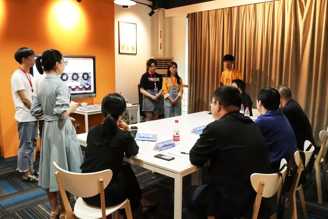 当“虚无缥缈”的VR/AR遇上“穷追不舍”的浙*青江**年，会擦出怎样的火花？