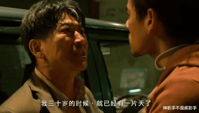 两个大男人在笼子里亲了起来！每次给我力量的原来是部拳击片？