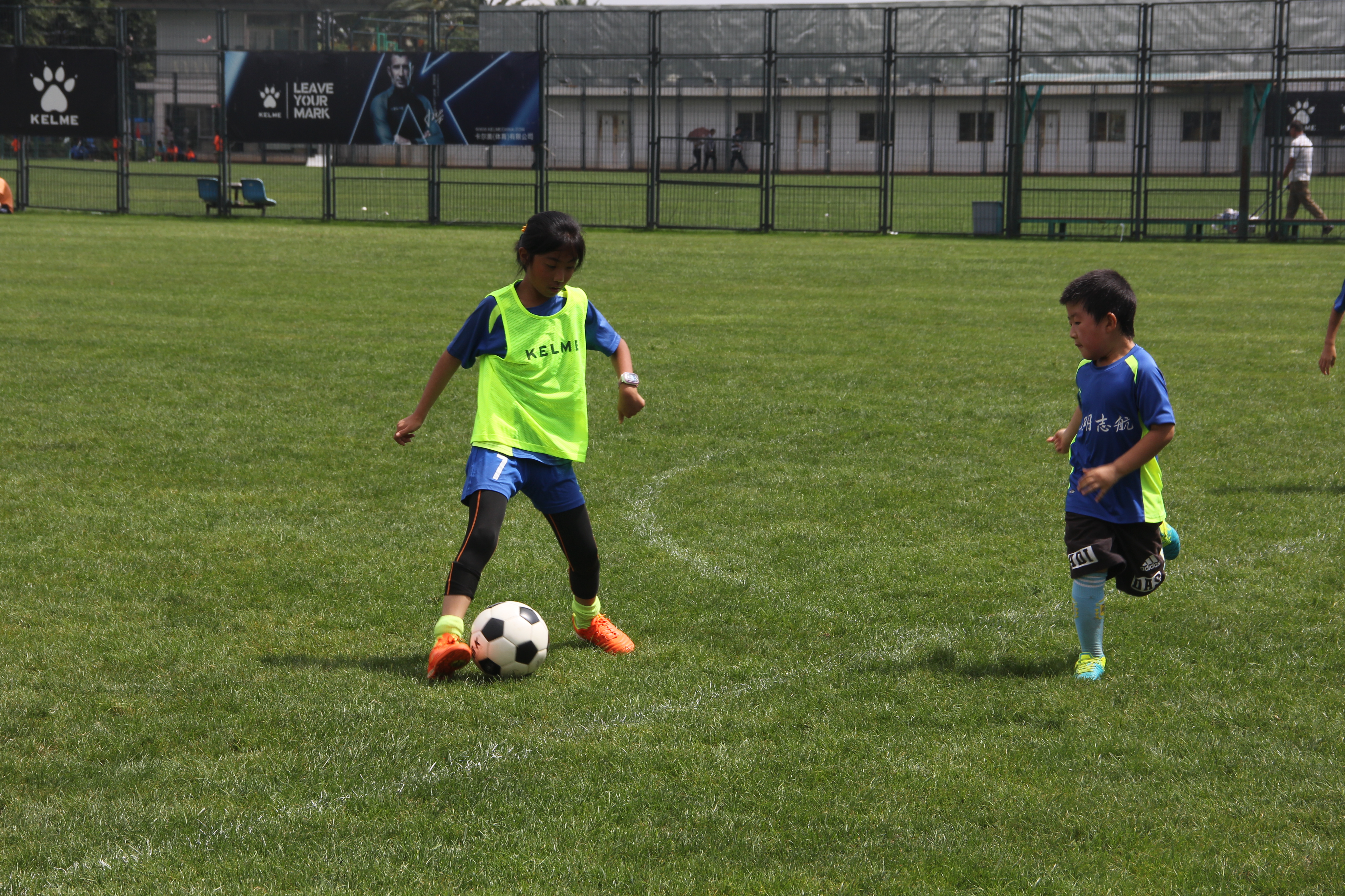 长传球技巧和力量哪个重要,刻意追求步频