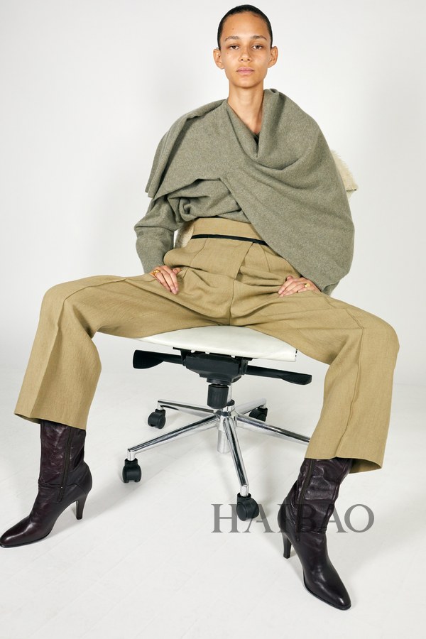 冬季毛衣如何叠穿显高级,宽松毛衣叠穿搭配