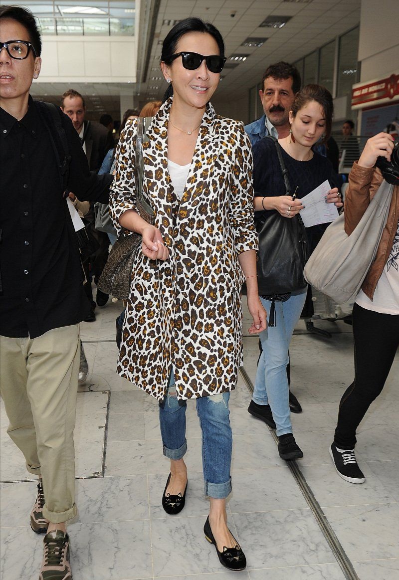 刘嘉玲穿西装牛仔裤和梁朝伟一起,刘嘉玲梁朝伟近期活动