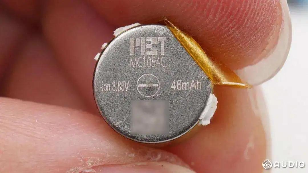 品牌争相采用,钢壳扣式电池成TWS耳机标配