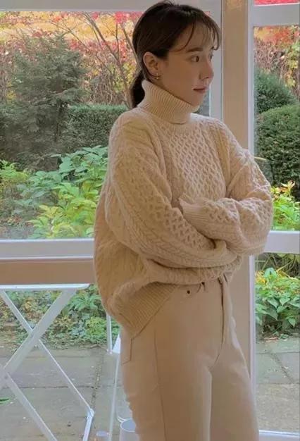 153的身高穿均码毛衣合适吗 (连衣裙披肩毛衣穿搭韩系小姐姐风)