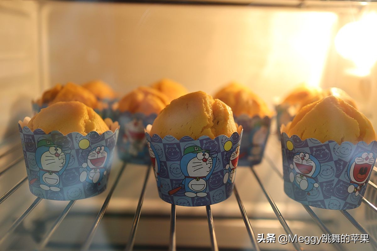 用10个鸡蛋做蛋糕不需要烤箱,如何用2个鸡蛋做蛋糕不需要牛奶