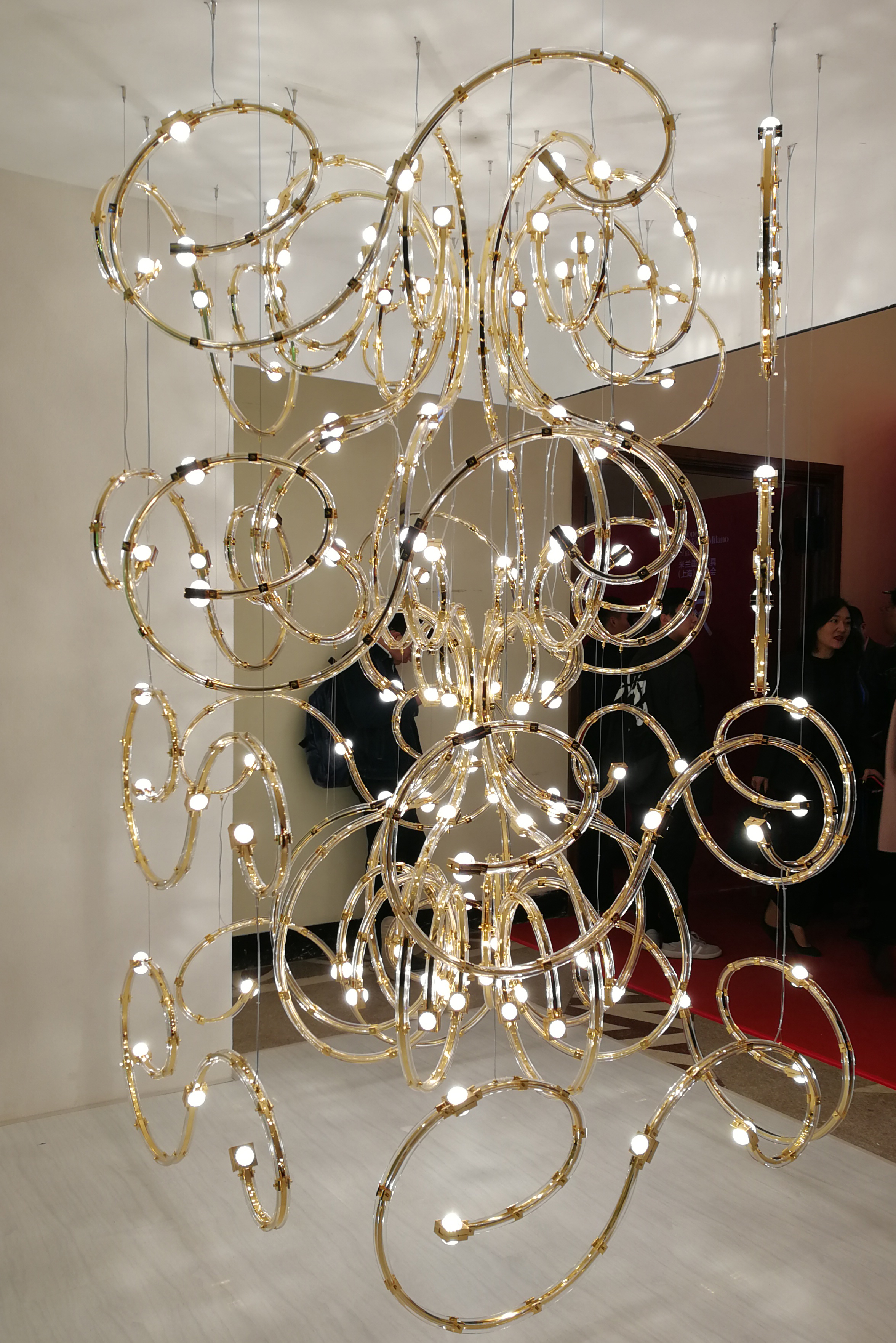 米兰家具展灯具,米兰国际家具展2004