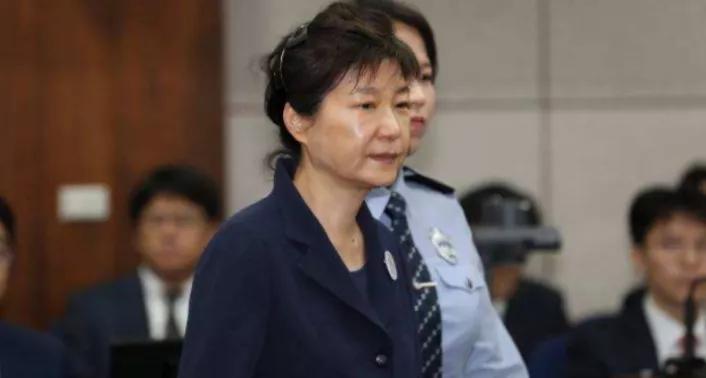 朴槿惠因何原因入狱,朴槿惠最终被判多少年