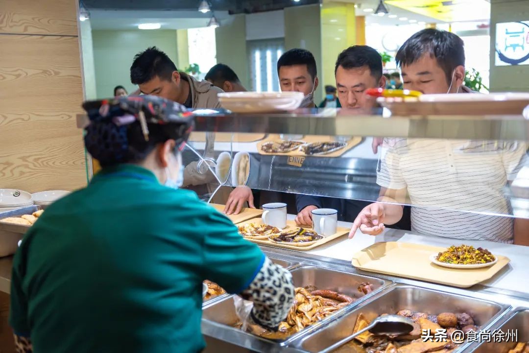 徐州从业28年名厨掌勺！将路边摊“把子肉”做出大排场！