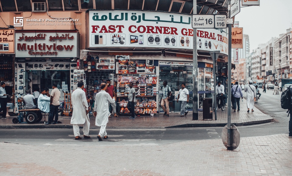 迪拜中国人打工者的真实生活,迪拜繁华城市真实生活