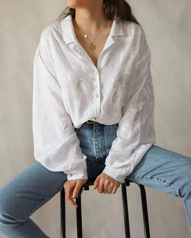 T恤穿腻了?想要时髦又遮肉,春夏白衬衫应该这么洗和这样穿